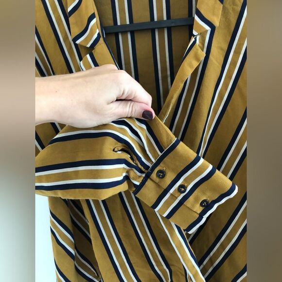 Zara High Low Striped Top Blouse Size XS Extra Small V-neck Excellent Condition - Picture 6 of 9